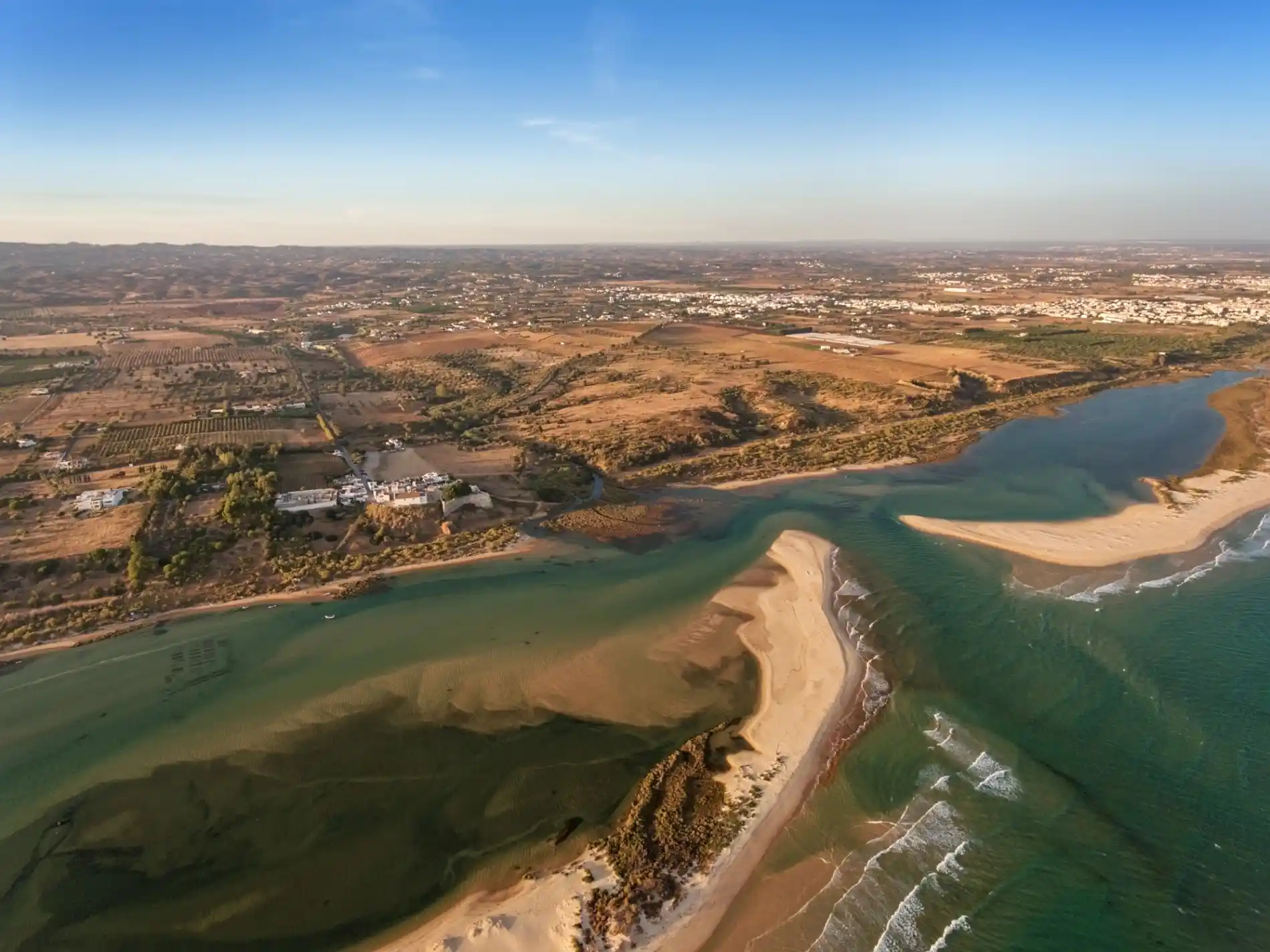 Vista aérea da Ria Formosa junto a Cacela Velha